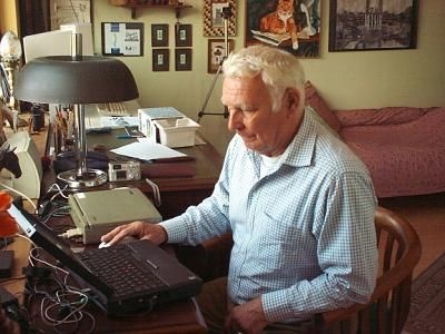  Hans van Onna achter zijn computer, 2003 