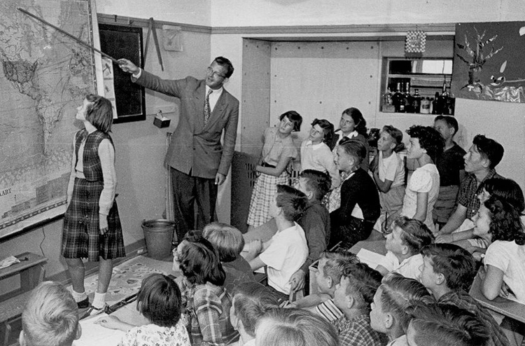 Sumatraschool 1952 .<br />Foto: Henk Vittali 