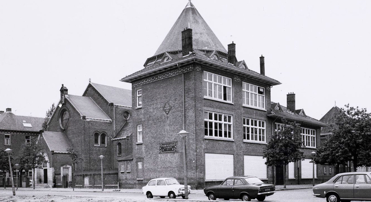 Pastoor Hesseveldschool - 1977 .<br />Foto: Beeldbank Amsterdam 