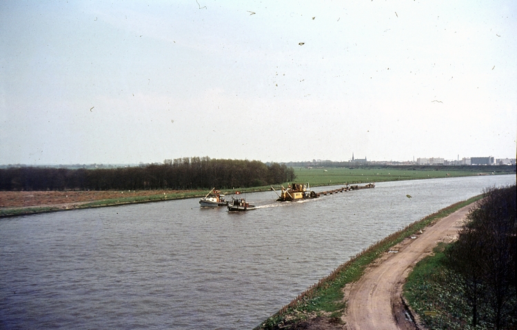 Amsterdam-Rijnkanaal. Met dank aan de Historische Kring Diemen voor de foto's 