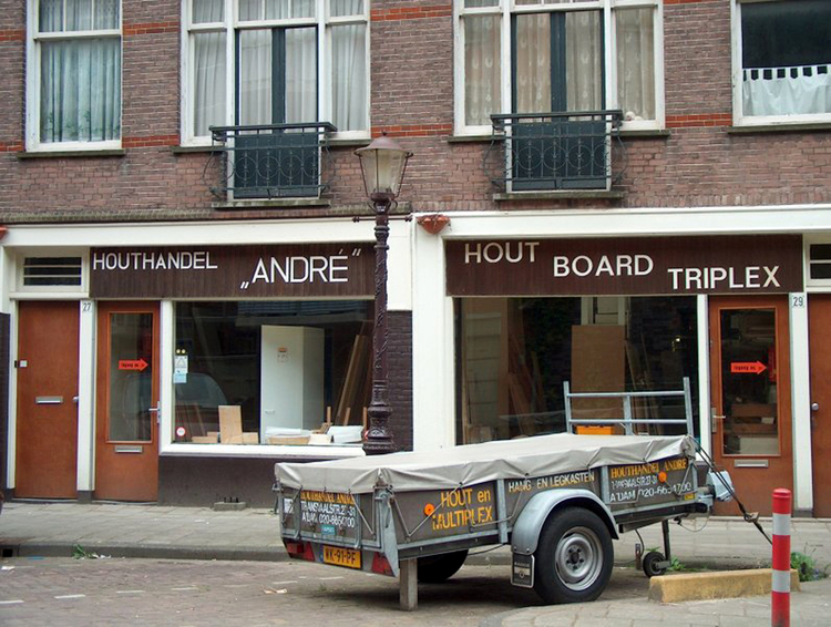 Transvaalstraat 31 Houthandel-Andre - 1984 .<br />Foto: Hannie Storteboom 