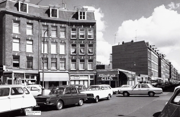 Iepenplein 1-5 - 1975 .<br />Foto: Beeldbank Amsterdam 
