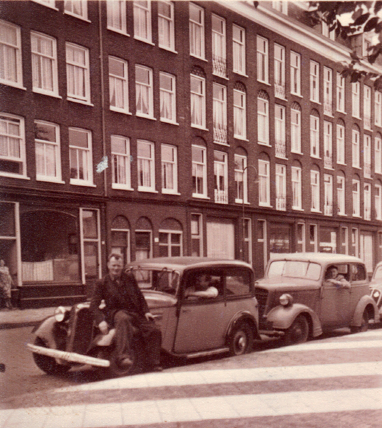 Iepenplein 22 - ± 1950 .<br />Foto: Corrie van Dijk-Hogenhuis 