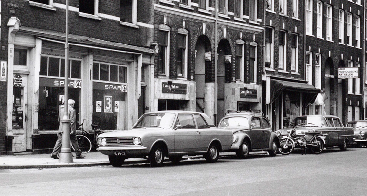 Iepenweg 18 (links) - 1970 .<br />Foto; Beeldbank Amsterdam 