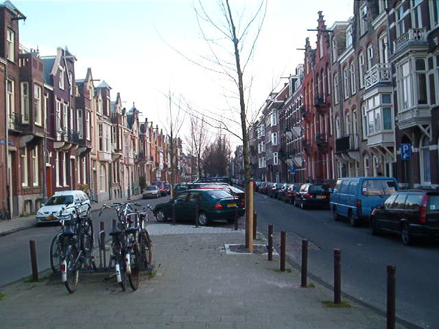  De Linnaeusparkweg gezien vanaf de Hogeweg. 