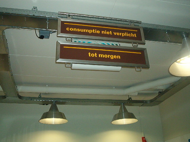  Consumptie is niet verplicht staat op het bordje, foto genomen november 2008 