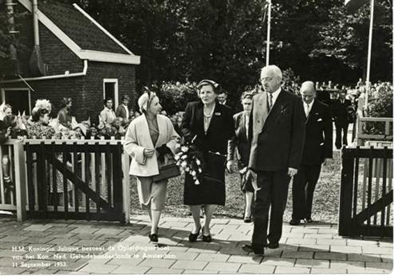 Middenweg 333 - 1935 Opening blindengeleidehondenschool.<br />.<br />Foto: Beeldbank Amsterdam 