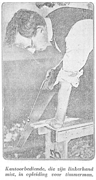 Een ‘onvolwaardige’ aan het werk. De afbeelding is afkomstig uit De Telegraaf, 29 juni 1929. Bron: ‘Archief van de Sociale Raad en rechtsvoorgangers’. Gemeentearchief Amsterdam. 