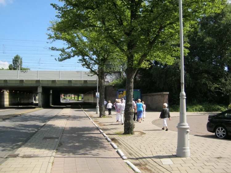 Het viaduct richting Molukkenstraat. .<br />Foto: Joop Jansen © 
