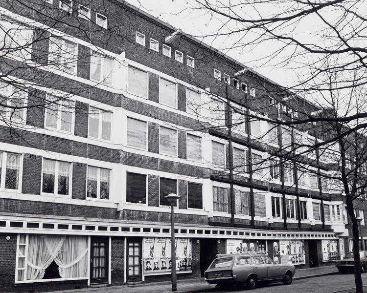  De woningen aan de Insulindeweg (1976), zijn duidelijk niet door Berlage gebouwd.<br />(Foto: Stadsarchief Amsterdam) 