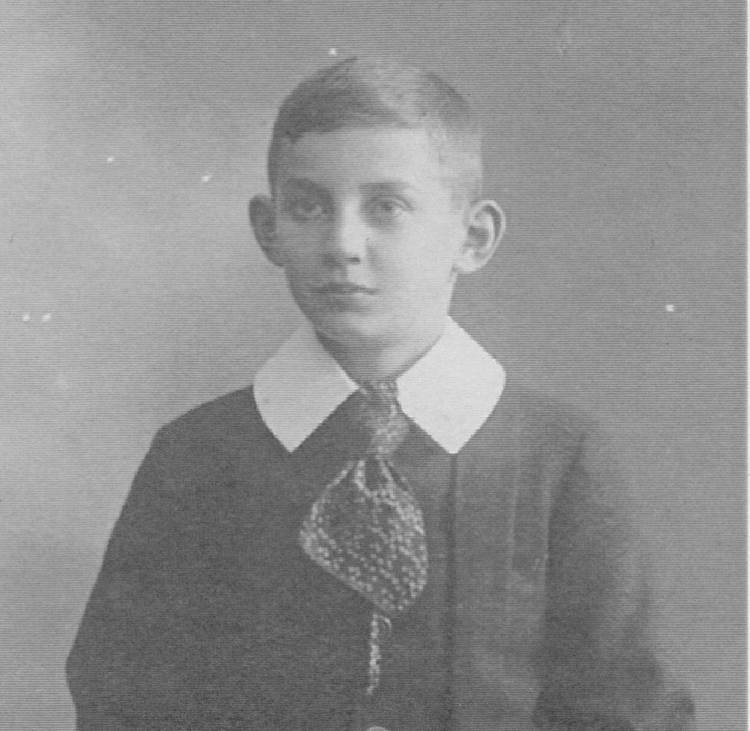 Piet als kind Foto genomen omstreeks 1917 