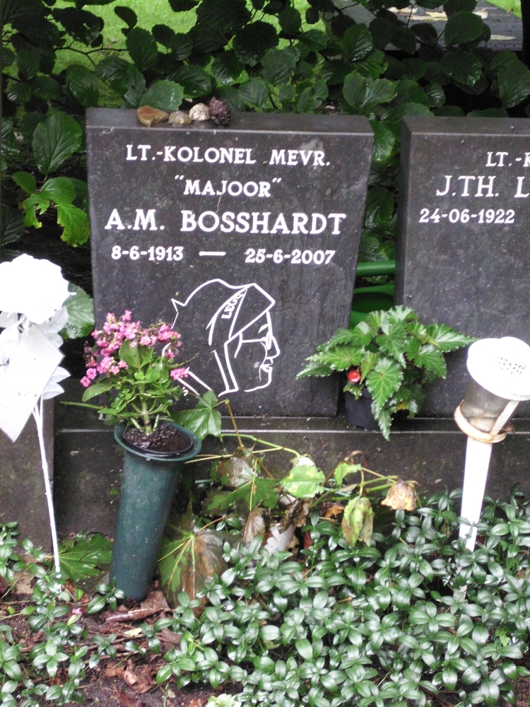 Het graf van Majoor Bosshardt. Zij ligt begraven in het algemene graf van het Leger des Heils.  