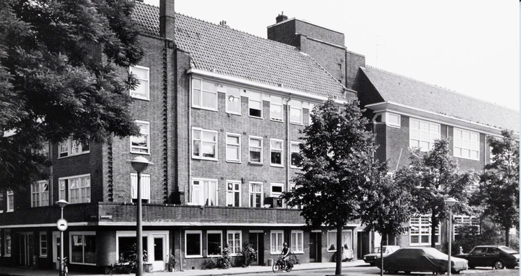 Javaplantsoen links Boetonstraat - 1983 .<br />Foto: Beeldlbank Amsterdam 