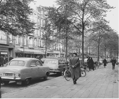 Javastraat winkelstraat  (Foto: 1961 Gemeentearchief Amsterdam) 