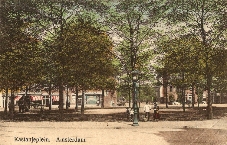 Kastanjeplein 02 - 1921  <p>.<br />
<em>Foto: Jan van Deudekom</em></p>