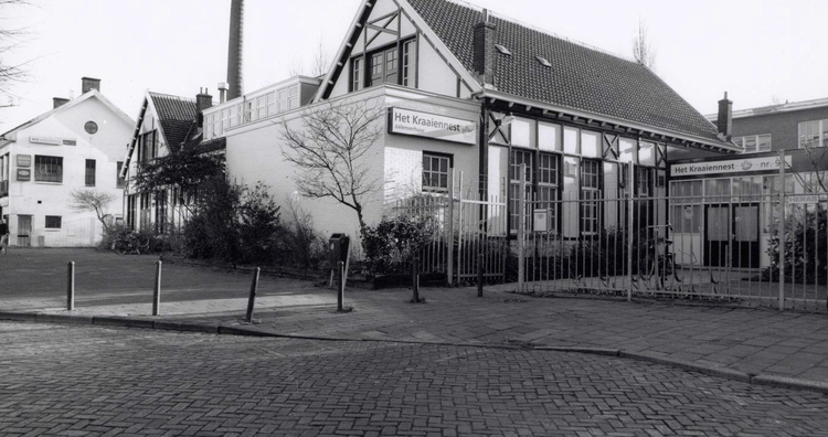 Kraaiennest Polderweg waar de bijeenkomsten van de Jehova's Getuigen werden gehouden - 2000 .<br />Foto: Beeldbank Amsterdam 