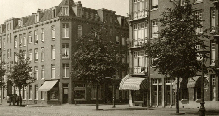 Krugerstraat 02 (links) - 1924 .<br />Foto: Beeldbank Amsterdam 