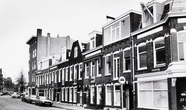 Laing's Nekstraat 61 hoekpand rechts)  - 1985 .<br />Foto: Beeldbank Amsterdam 