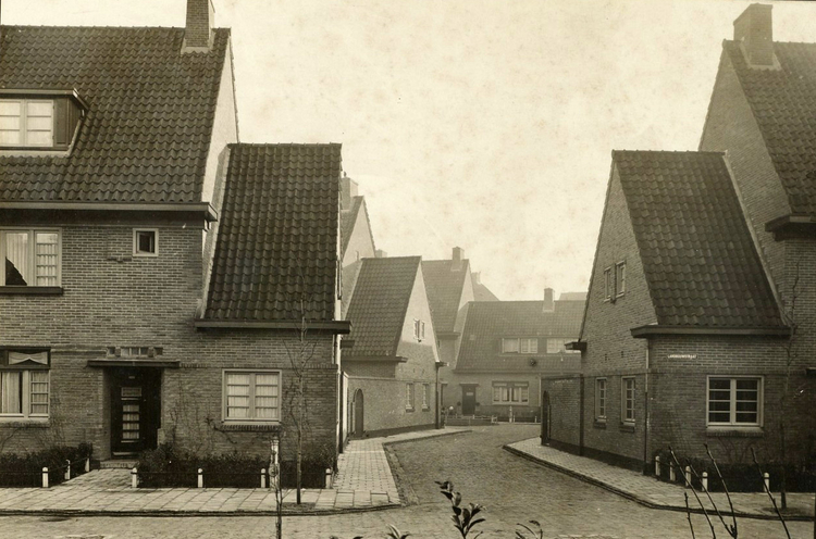 Landbouwstraat 29 rechts - 1925 .<br />Foto: Beeldbank Amsterdam 