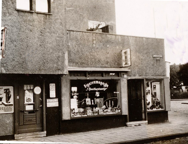 Landbouwstraat 53 - ± 1950 .<br />Foto: Beeldbank Amsterdam 