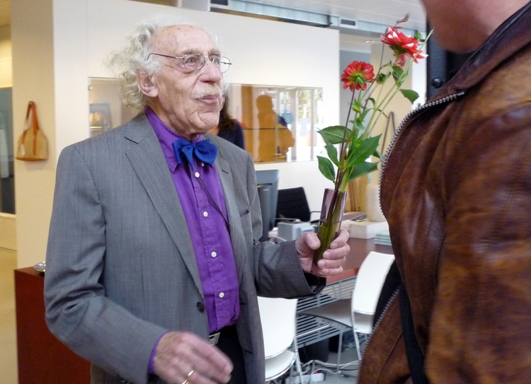 Leo altijd jong Bloemen voor de kunstenaar CBK 