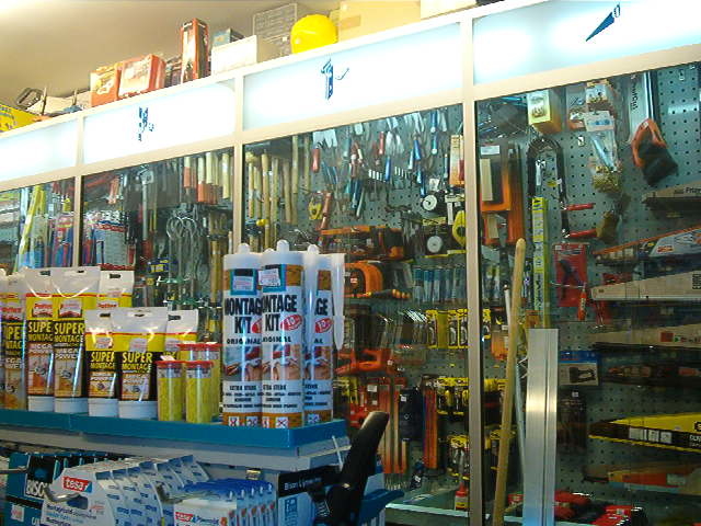 Gereedschapswand De gereedschapswand in de winkel van minnheer Jansen.Foto april 2009. 