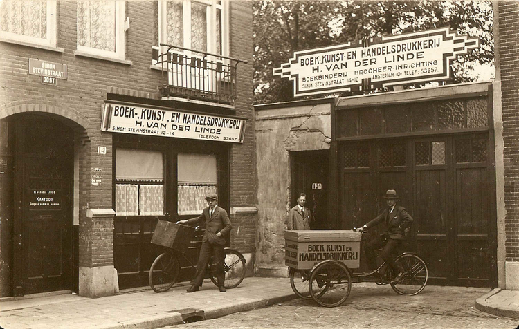 Simon Stevinstraat 12-14 - ± 1925 .<br />Foto: Frieda van der Linde 