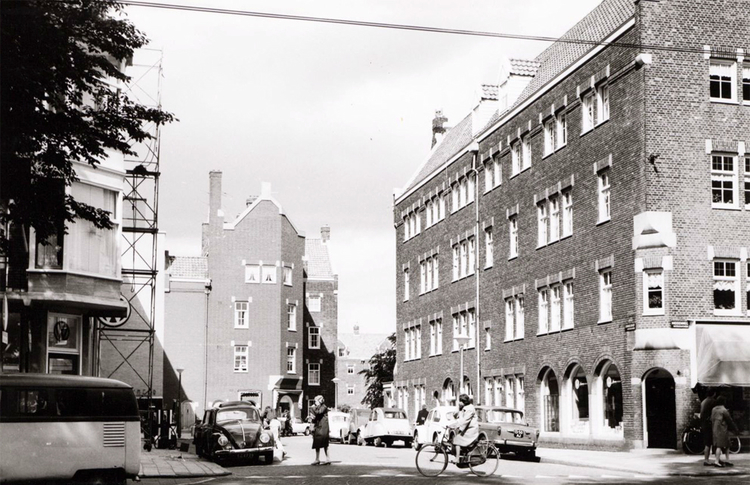 Linnaeushof 08 (in het midden) - 1967 .<br />Foto: Beeldbank Amsterdam 
