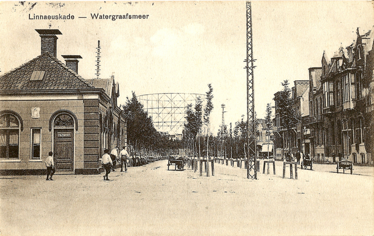 Linnaeuskade - ± 1925 .<br />Foto: Eigendom van Jo Haen 