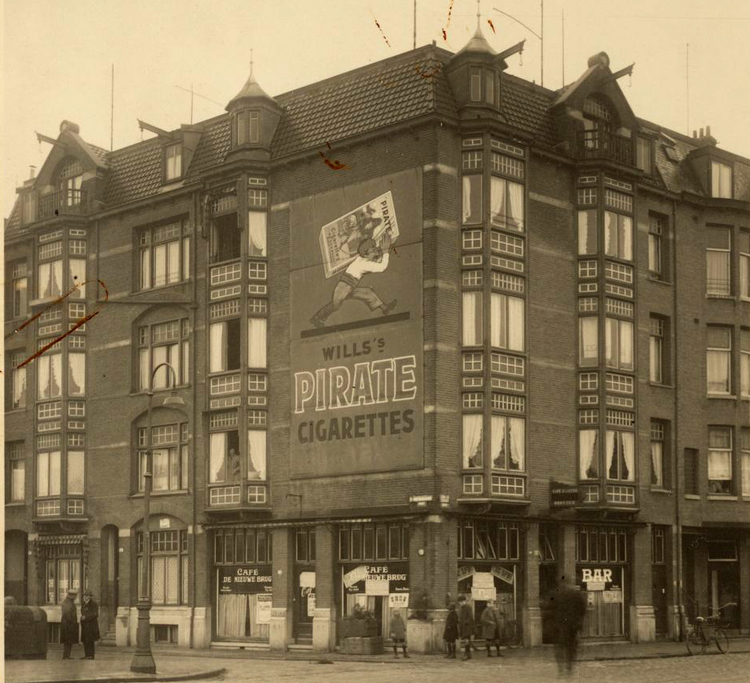 Linnaeusstraat 114 - ± 1925 .<br />Foto: Beeldbank Amsterdam 