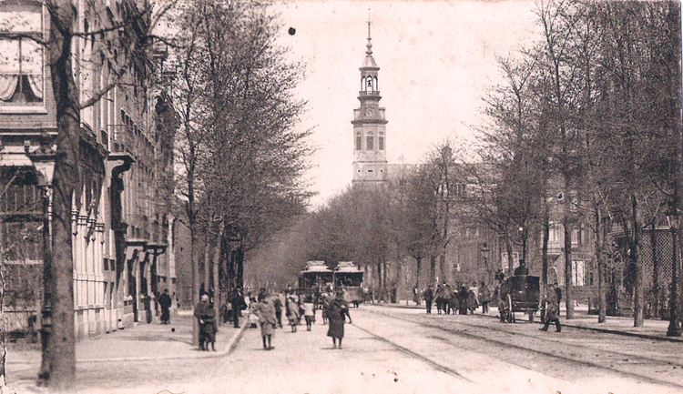 Linnaeusstraat 16 links vooraan - ± 1910 .<br />Foto: Jan van Deudekom 