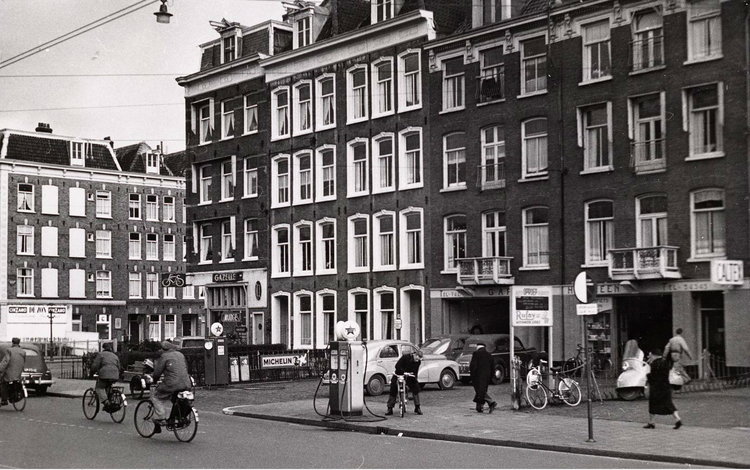 Linnaeusstraat 07-19 - ± 1980 .<br />Foto: Beeldbank Amsterdam 