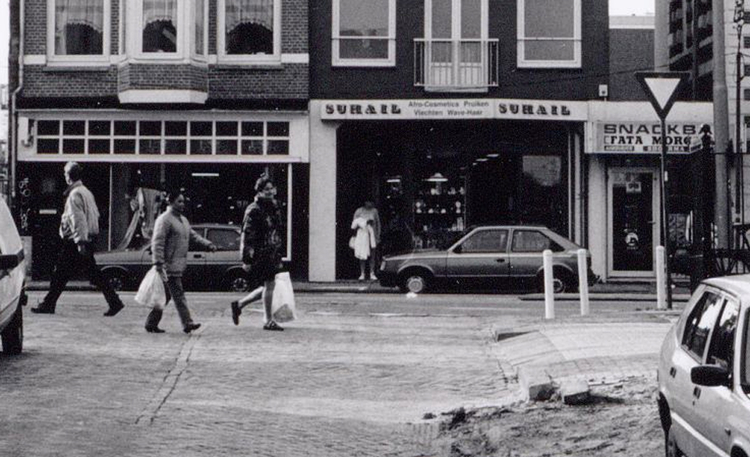 Linnaeusstraat 34 - 1992  <p>.<br />
<em>Klik rechts bovenaan op de foto en de foto wordt vergroot weergegeven.</em><br />
Foto: Beeldbank Amsterdam</p>