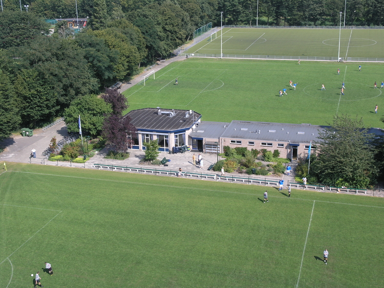 Sportpark Middenmeer. Luchtfoto van het huidige complex van WV-HEDW (Middenmeer). Foto is gemaakt door ‘Sjorsp’, lid van WV-HEDW. 