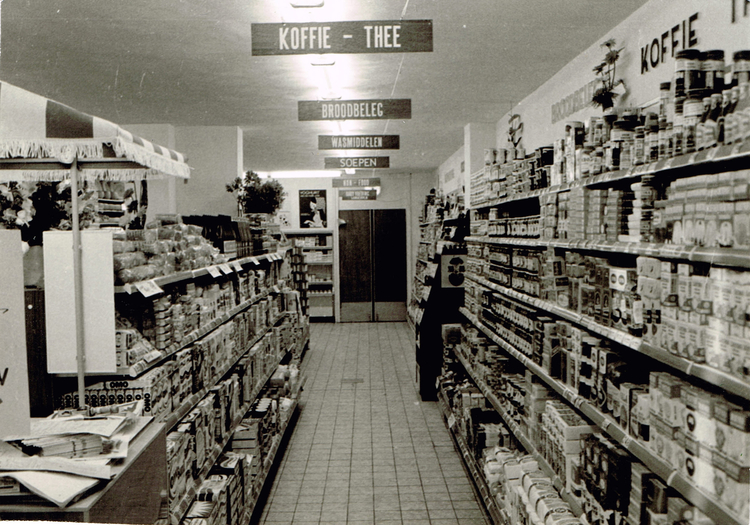 Schalk Burgerstraat 03 Supermarkt A&O - ± 1970 .<br />Foto: Marleen Karhof-van Asselt 