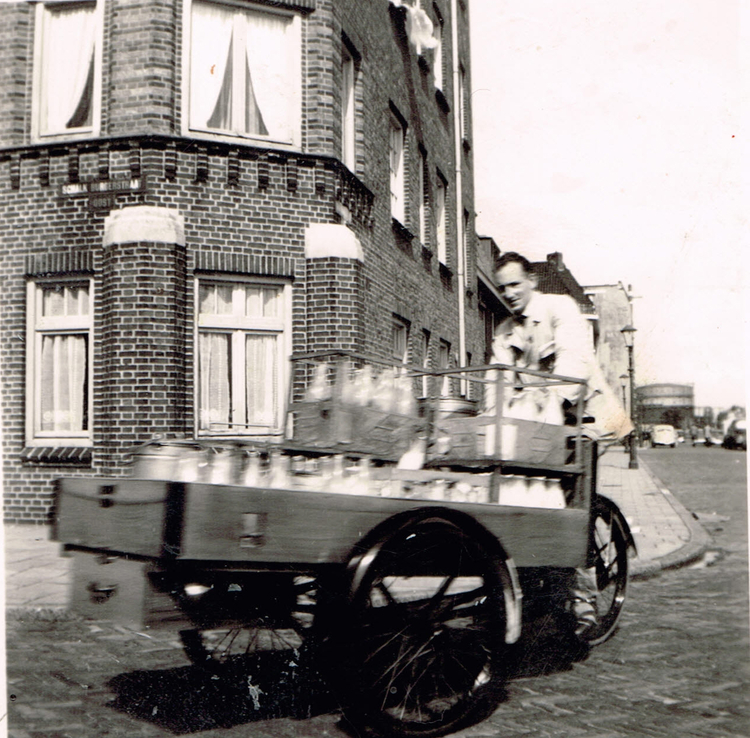 Schalk Burgerstraat 26 Melkwijk van Asselt - ± 1956 .<br />Foto: Marleen Karhof-van Asselt 