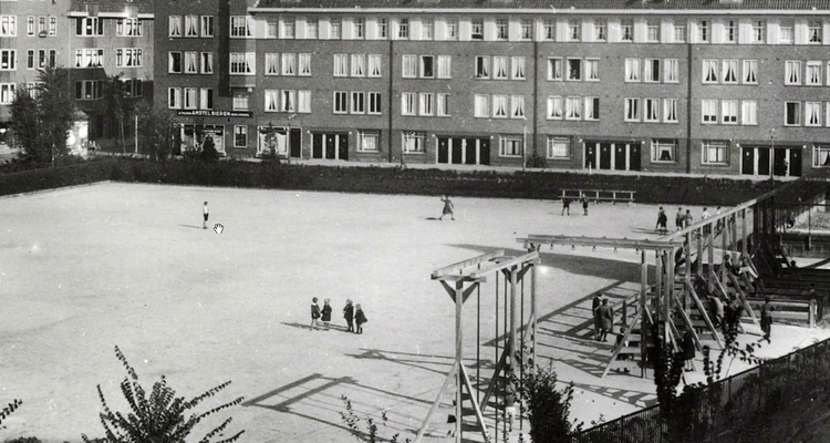 Makassarplein in 1930 .<br />Foto: Beeldbank Amsterdam 