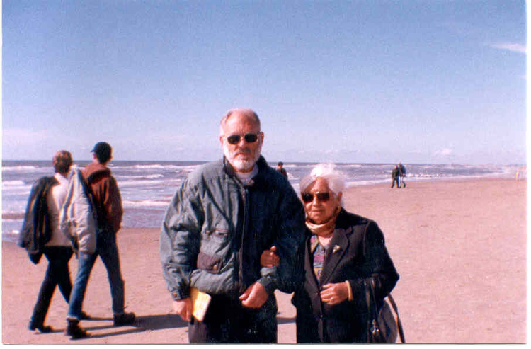Marcel met zijn ex-schoonmoeder  Rosa in Zandvoort 