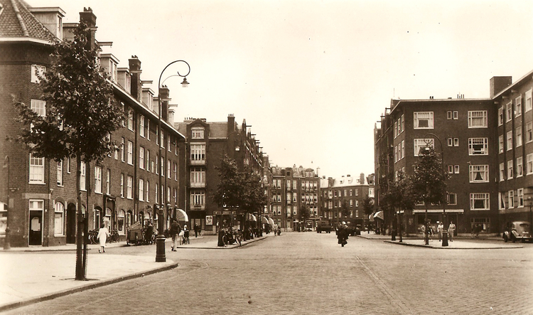 Maritzstraat 16 - ± 1950 .<br />Foto: Beeldbank Amsterdam 