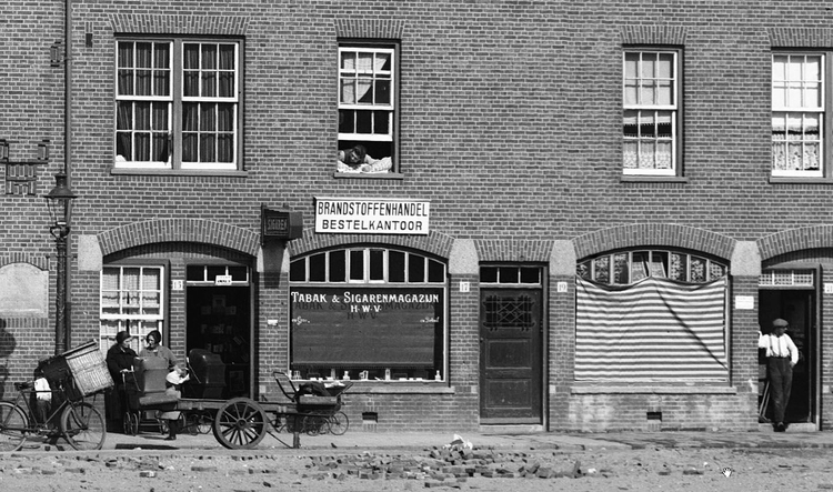 Maritzstraat 15 - ± 1930 .<br />Foto: Beeldbank Amsterdam 