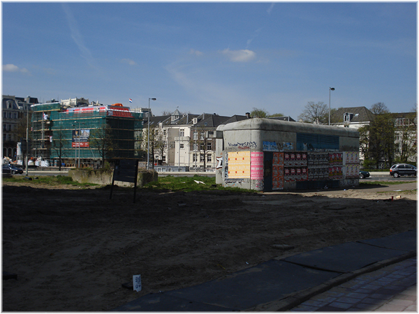  Hoek Wibautstraat bij de Mauritsstraat. Anno 2008 weer een bouwterrein, dit keer voor de ‘Amstelcampus’. Foto Pieter de Lang. 