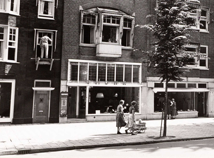't Honk - Middenweg 105 - ± 1970 .<br />Klik rechts op de foto en de foto wordt vergroot weergegeven.<br />Foto: Beeldbank Amsterdam .<br />Foto: Beeldbank Amsterdam 