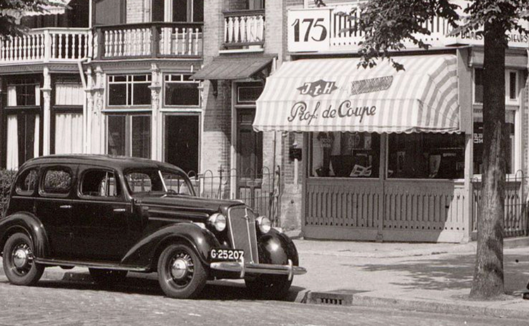 Prof. de Coupe - Middenweg 175 -  ± 1950 .<br />Klik rechts bovenaan op de foto en de foto wordt vergroot weergegeven.<br />Foto: Beeldbank Amsterdam .<br />Foto: Beeldbank Amsterdam 