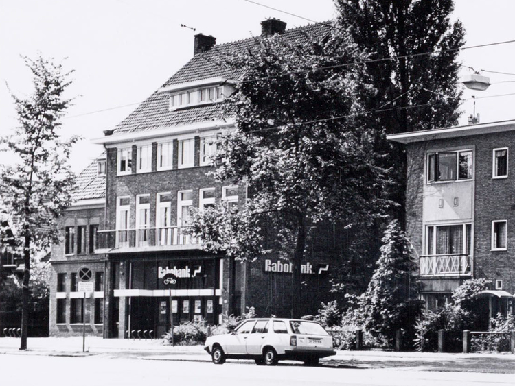 Middenweg 90 - 1985 Klik rechts bovenaan op de foto en de foto wordt vergroot weergegeven.<br />Foto: Beeldbank Amsterdam 