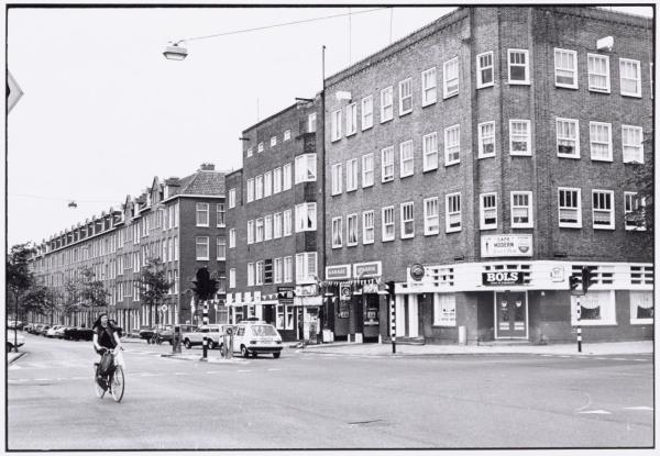  Molukkenstraat 2-12 uit 1982.<br />Foto: Beeldbank Stadsarchief Amsterdam 