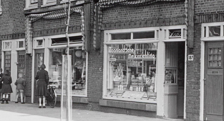 Molukkenstraat 187 -  1956 .<br />Foto: Beeldbank Amsterdam 