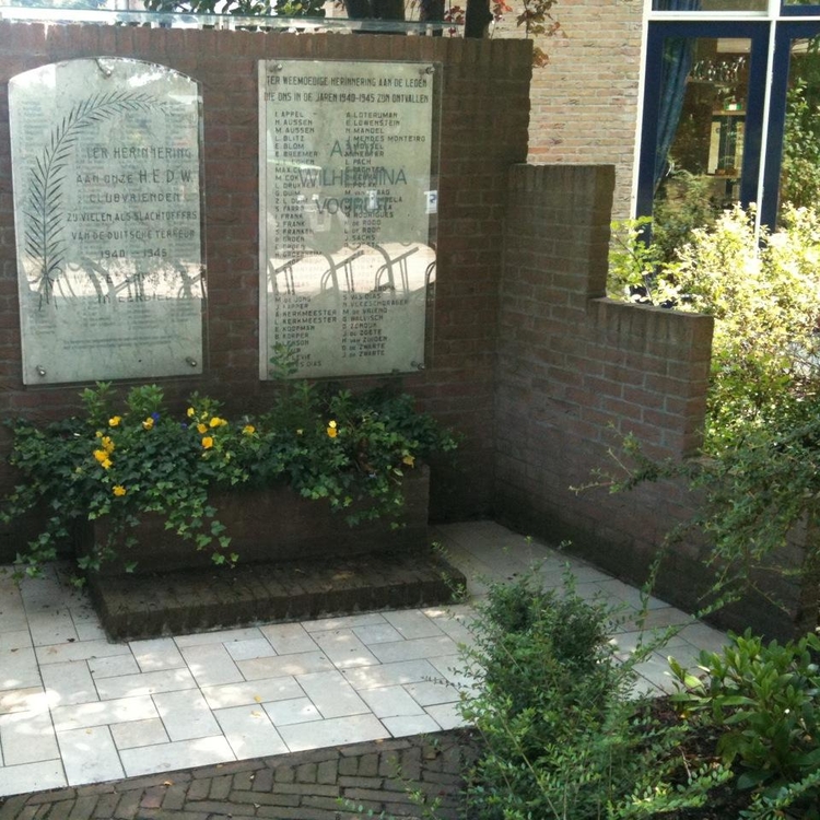 Monument WV-HEDW. Bron: De groeten van Rosaline 