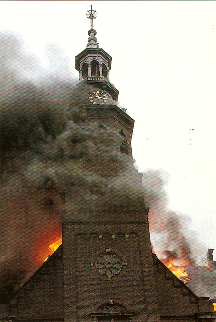 Muiderkerk brand .<br />Foto: Jan van Deudekom 