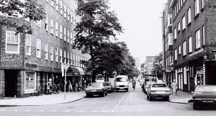 Niasstraat 1-7 - 1982 .<br />Foto: Beeldbank Amsterdam 