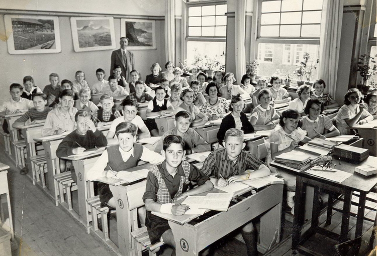 Abraham van Riebeeckschool - ± 1950 .<br />Foto: Nico Meijer 